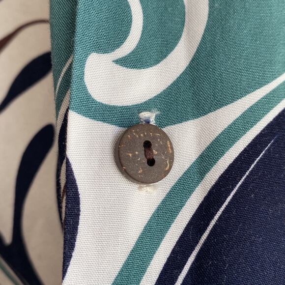 Hilo Hatties Made in Hawaii Vintage Button front Hawaiian shirt M - Picture 3 of 7